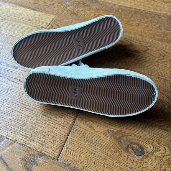 Sidewalk Low-Top Sneakers in Canvas - Picture 8 of 13